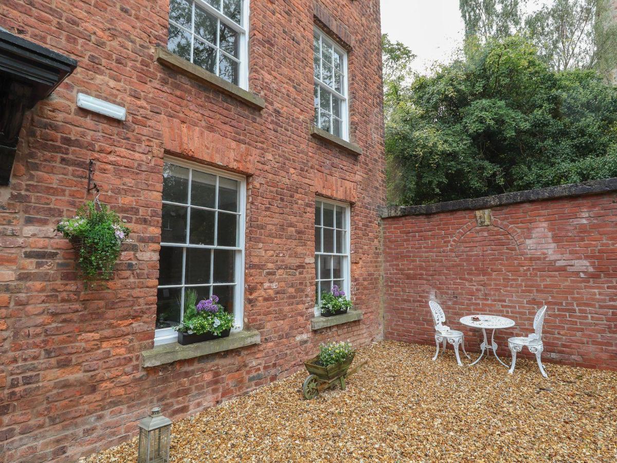 Memorial Building Apartment Ruthin Exterior photo